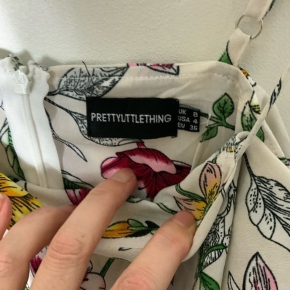 Pretty Little Thing wild flowers ruffle floral‎ mini sun dress 4 - Picture 3 of 5